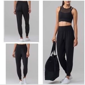 Lululemon Sun Setter Jogger (28")
Black